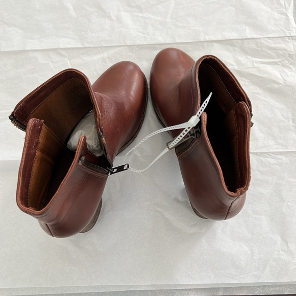 Frye Addie Double Zip Leather Booties - Picture 10 of 16